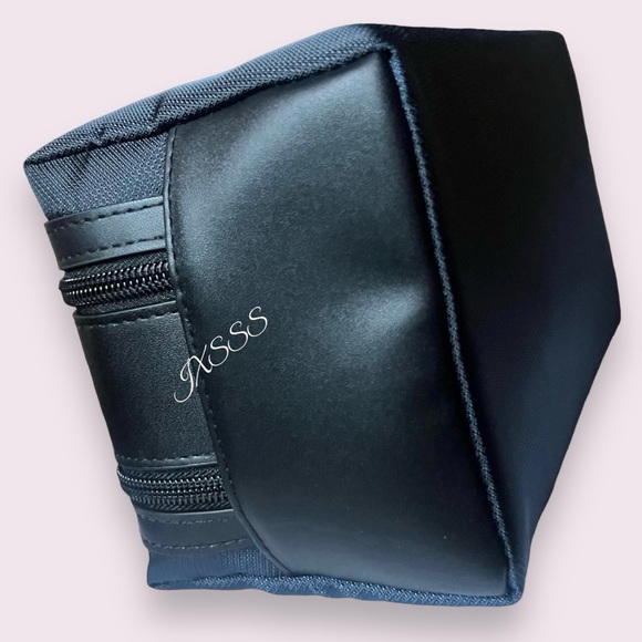 Navy/Black (Faux-Leather) Dior Beauty (Dual-Compartmented) Cosmetic-Make… - Picture 6 of 11